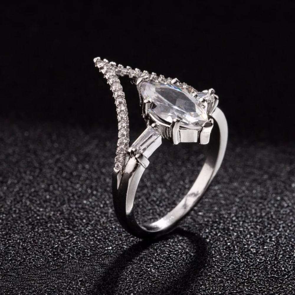 Ring - Picture 3 of 6